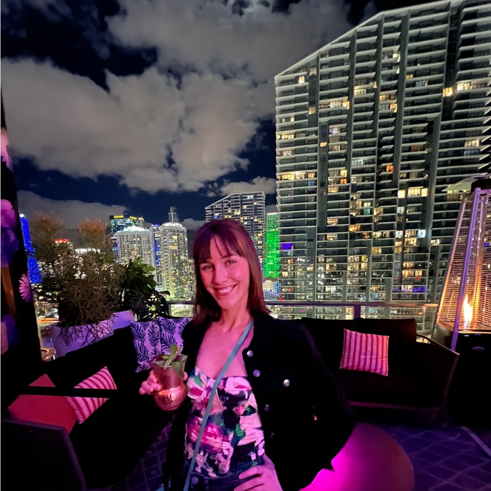 3 for $25💙Watercolor Ruched Bodysuit - Picture 6 of 8